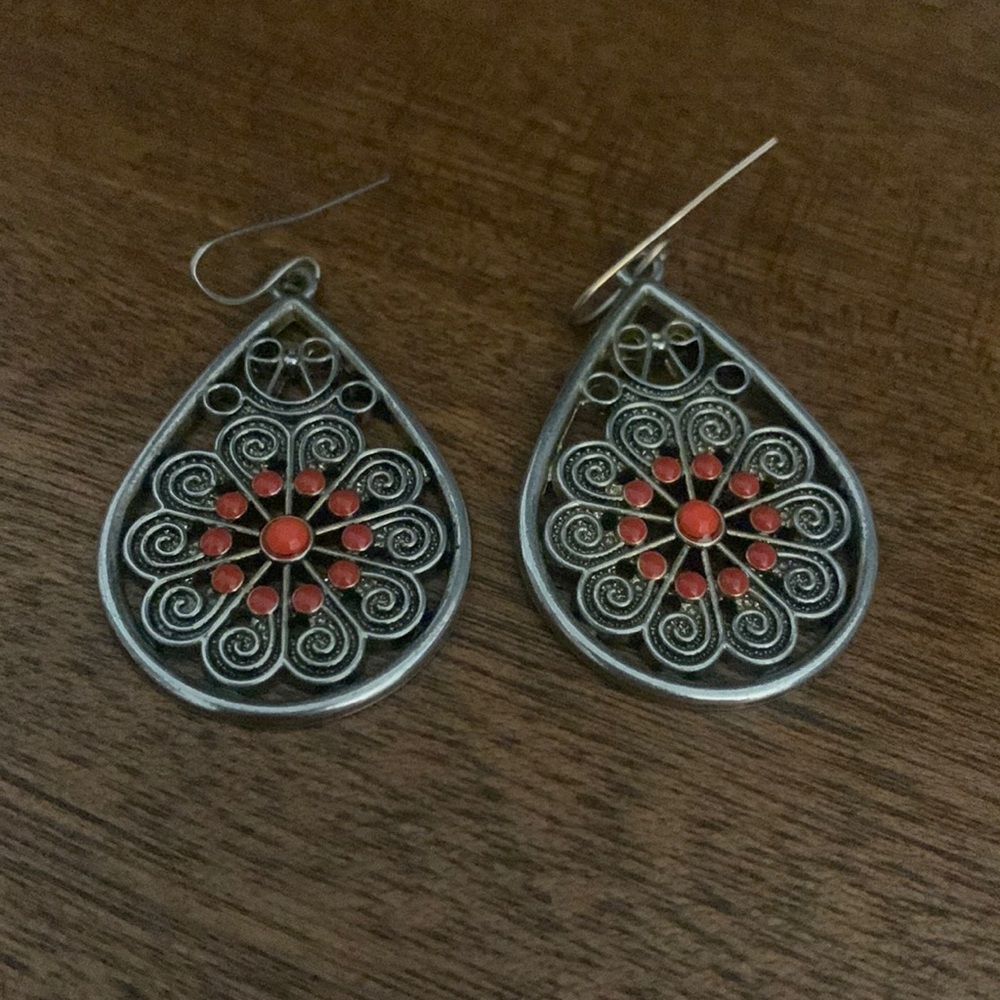 Dangle earrings